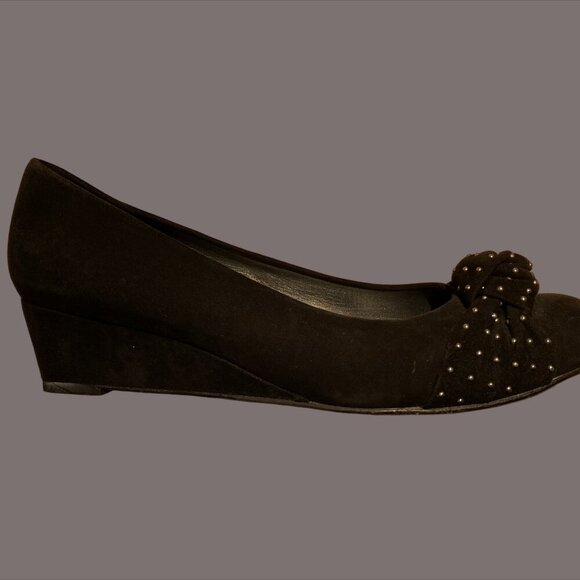 STUART WEITZMAN Wedge Pump Studded Black Suede Knot Size 8.5 - Picture 1 of 6